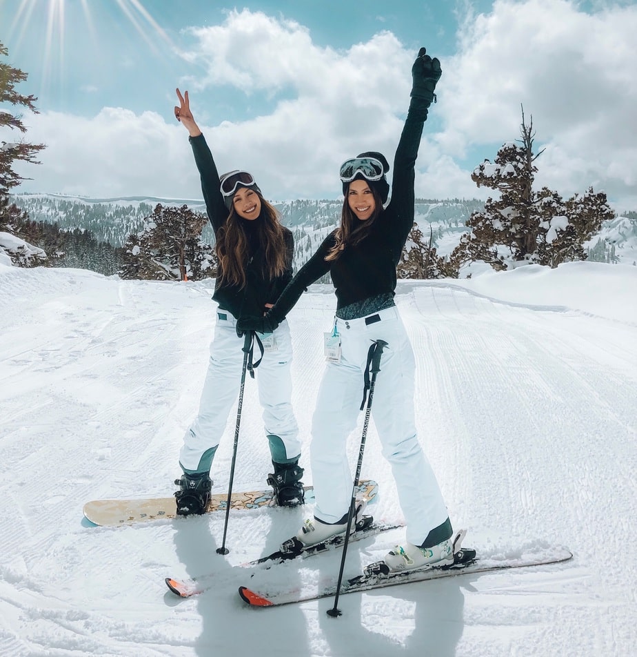 Fashionable on the slopes – tips on how to create a stylish and comfortable look for skiing